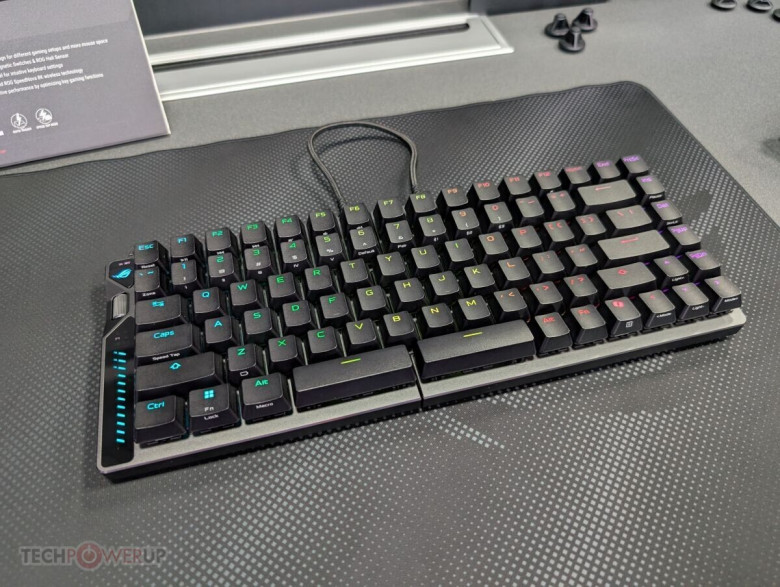 Asus представила разделённую геймерскую клавиатуру с магнитными переключателями