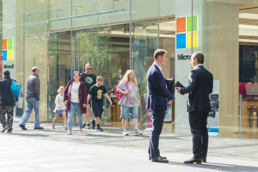 Microsoft звільнила IT-спеціаліста з 25-річним досвідом за рішенням алгоритму ШІ — в його день народження