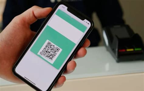 Безопасно ли платить по QR-коду?